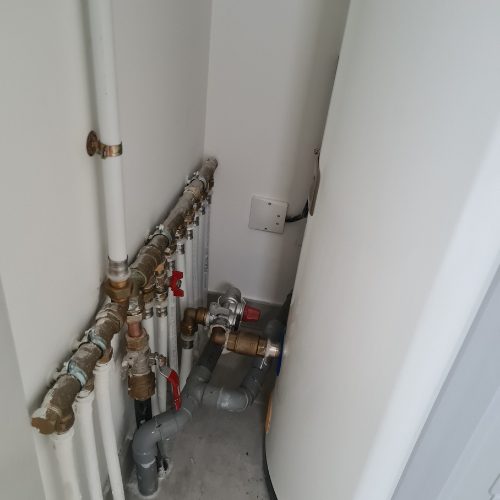 Collecteur cuivre de distribution de chauffage avec vannes