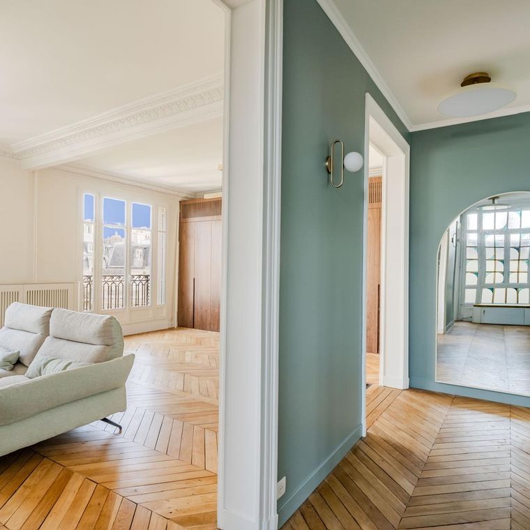 Entrée et circulation avec rangements sur mesure